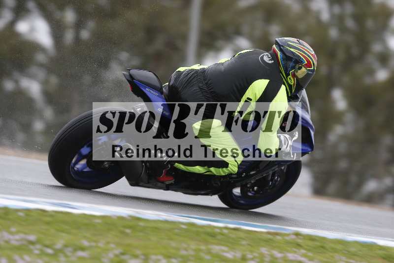 Archiv-2025/01 24.-27.01.2025 Moto Center Thun Jerez/rot-red/backside